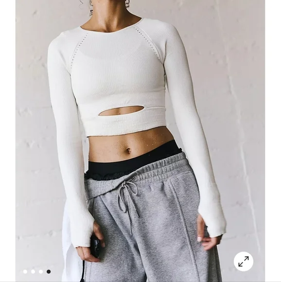 Free People FP Movement Cut it Out Long Sleeve Crop Top Tee NEW! - Picture 3 of 9